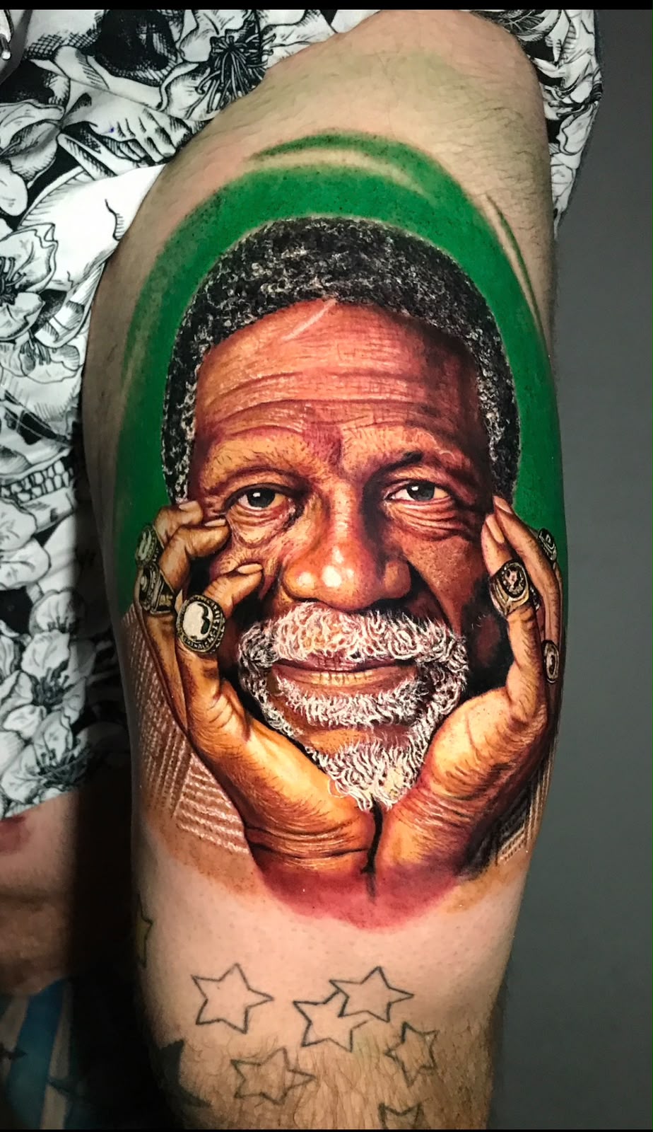 Tatuagem Realismo Colorido Lenda do Basquete na região braço feita por Bagé em Porto Alegre